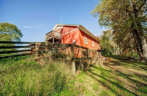 Canton House | Barn on five acres & lake
