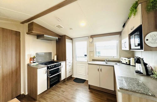 Flamborough House | Barn Owl Lodge, Thornwick Bay