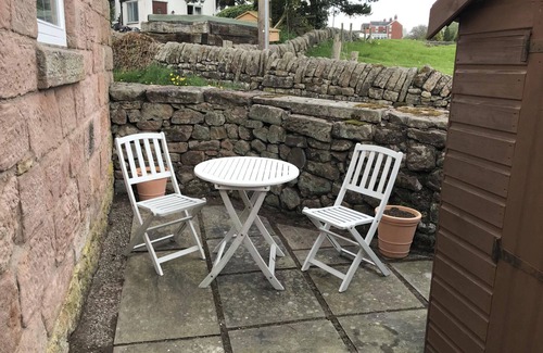 Cauldon Low House | Barn - Sleeps 2 - Pet friendly - Welcome hamper