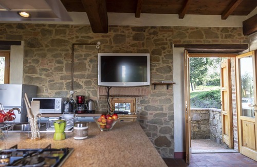 Monte San Savino Apartment | BARN-Villa Poggio delle Robinie- Ceppeto-M. San Savino