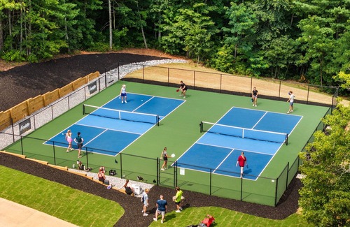 Helen House | Barndominium near Helen - Pickleball and More!