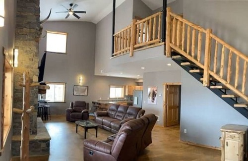 Piedmont House | Barndominium within 5 minutes of two trail heads!