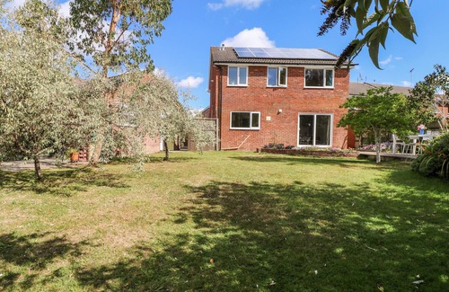 Denmead House | BARNGREEN, family friendly, country holiday cottage in Denmead