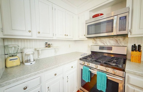 West Barnstable House | Barnstable Breeze with Seasonal Pool and Hot tub