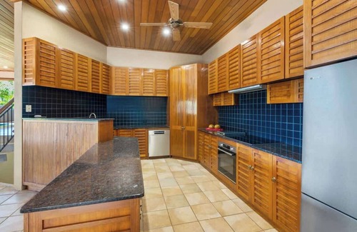 Cairns Villa | Barong Luxury Home, Private and Tranquil Estate