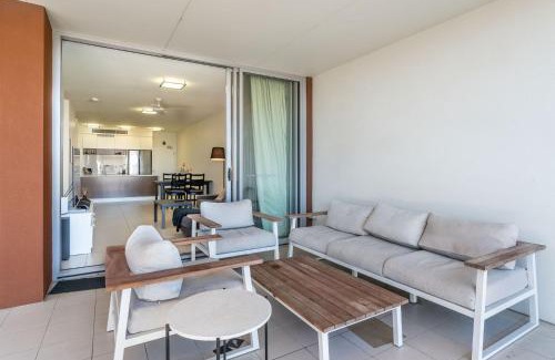 Bulimba Apartment | Barramul on the Park Sleeps 6 Guests
