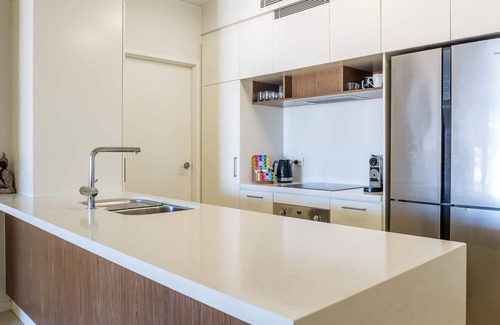Bulimba Apartment | Barramul on the Park with Pool & Gym Access