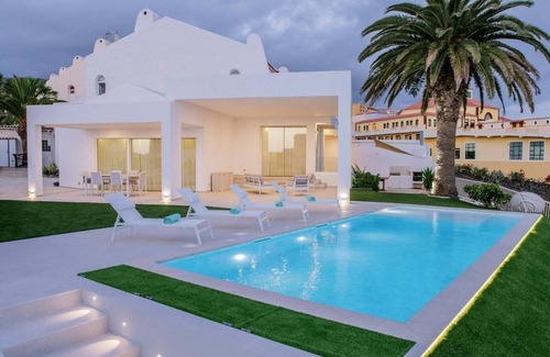 Costa Adeje Villa | Barranco del Mar: 4BR- heated pool.