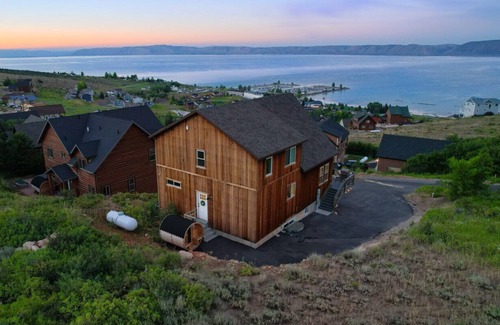 Harbor Village House | Barrel Sauna! Hot Tub! Views! Sleeps 26! Arcades!