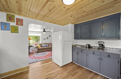 Jefferson House | Barrett Place, 3BR, 1 Bath, Gem of Jefferson, NC 5 Minutes to West Jefferson