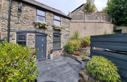 Llanfair Talhaiarn House | Barrog Cottage