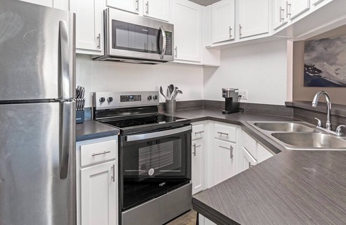 Sunbeam Apartment | Barsala l Cozy 2BD Apartments at Timberwalk, Jacksonville