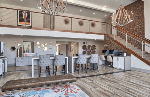 Homewood Apartment | Barsala l Modern 2BD with 24 Hour Fitness Center, Fast Wi-Fi