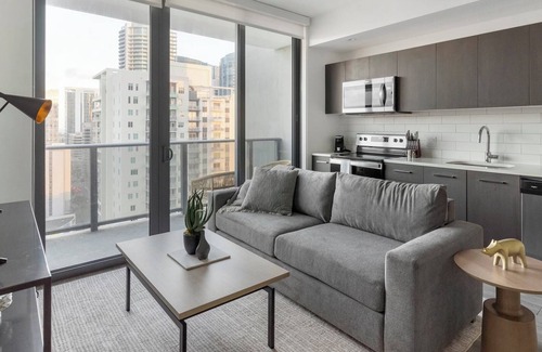 Riverwalk Fort Lauderdale Apartment | Barsala l Spacious 2BD Home Near Parks & Art Scene
