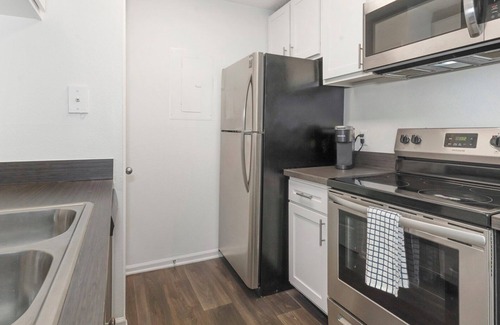 Sunbeam Apartment | Barsala l Stylish 1BD with resort-style amenities