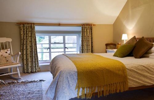 Chideock House | Barters Cottage