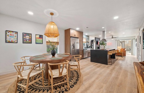 Barton Hills House | Barton Hills Home + Two Hot Tubs - Magdalena!