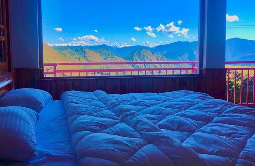 Theog Hotel | Basa palace