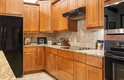 Bryson City House | BaseCamp Smoky Mountains Group Retreat | Sleeps 17