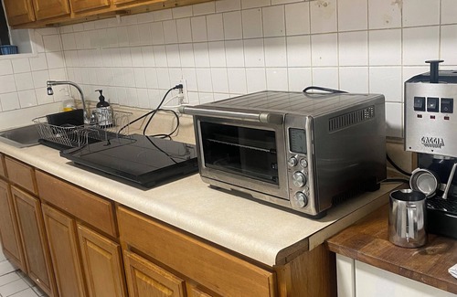 Mott Haven Apartment | Basement Apartment in Historic Bronx Brownstone near Subway & Yankee Stadium