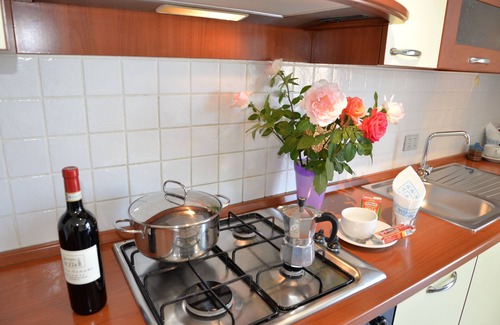 Arezzo Apartment | Basic two-room apartment in the city center with kitchen and private parking