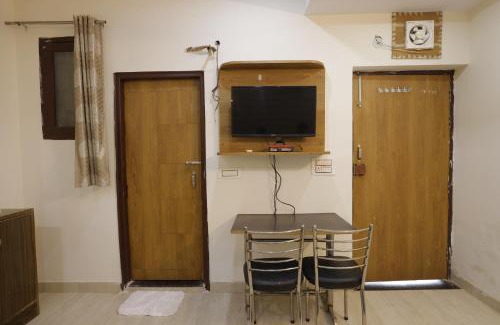 Taj Ganj House | Basil Inn Home Stay Walking Distance From Taj Mahal Agra