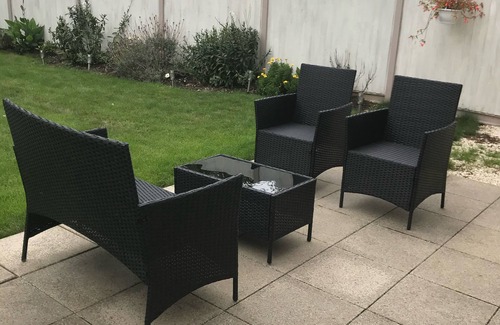 Laindon House | Basildon , Laindon 3 bedroom semi- detached house .