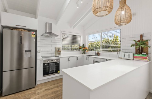 St. Georges Basin House | Basin Abode - Water views & pet friendly