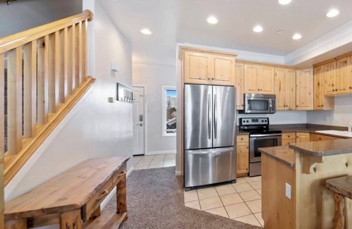 Ogden Condo | Basinview Lakeside Mountain Escape - All Season Getaway!