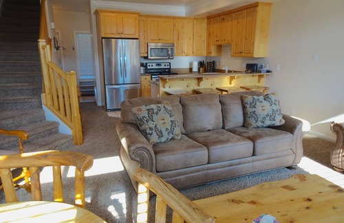 Ogden Condo | Basinview Lakeside Mountain Escape - All Season Getaway!