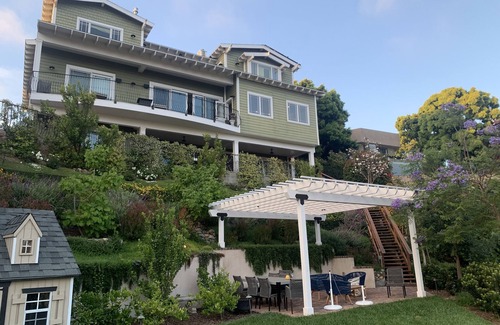 Mission Hills Apartment | Bask in San Diego Glory: Bay Views, Blissful Breezes, & Sunsets Bathed in Warmth
