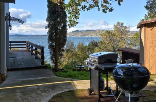 Clear Lake House | Bass Alley Bungalow A Wine Country Escape