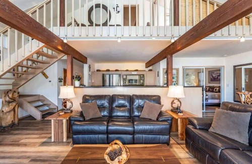 Bass Lake House | Bass Lake Yosemite Cabin with Private Boat Dock