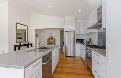 Skenes Creek House | Bass Retreat - Dog Friendly