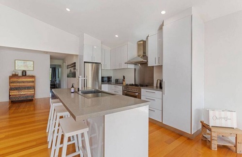Skenes Creek House | Bass Retreat - Dog Friendly
