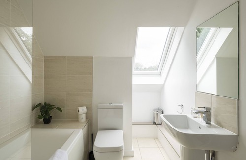 Southampton Apartment | Bassett Green by Viridian Apartments