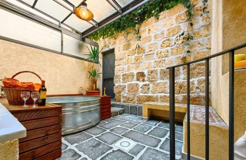 Palermo Apartment | Basso 61, Cozy Oasis with Mini Pool and Courtyard