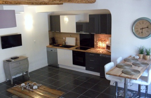 Fontaine-de-Vaucluse Apartment | Bastide De La Lézardière