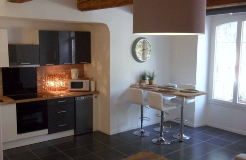 Fontaine-de-Vaucluse Apartment | Bastide De La Lézardière