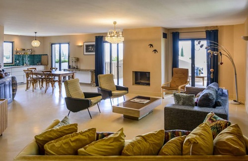 Lauris Villa | Bastide dou Pastre : Family friendly house with amazing view