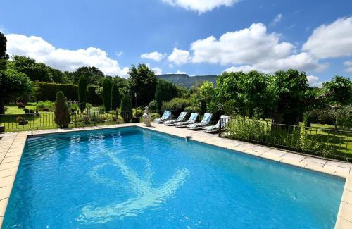 Oppede House | Bastide Les Basses Royères