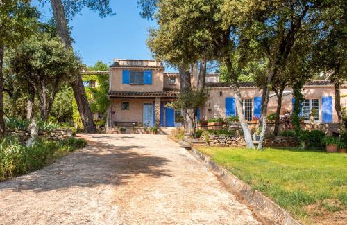 La Roquebrussanne Bed & Breakfast | Bastide Lou Pèbre D’aï