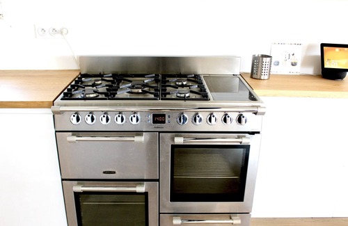 Venelles Villa | Bastide Provençale Air-conditioned - sleeps 14 - 4 bathrooms - Private pool