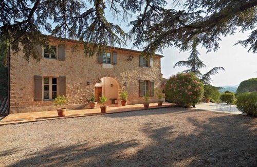 Carces Villa | Bastide Saint-Louis du Thoronet 4*, Bastide Saint-Louis du Thoronet 4*
