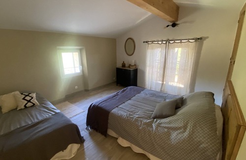 Le Thoronet House | Bastidon between Stones and Vines