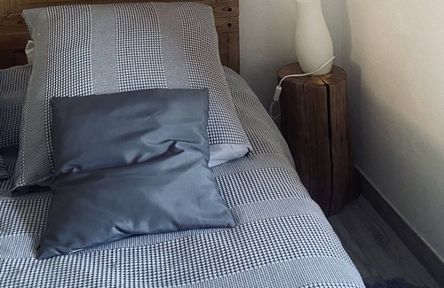 Le Thoronet House | Bastidon between Stones and Vines