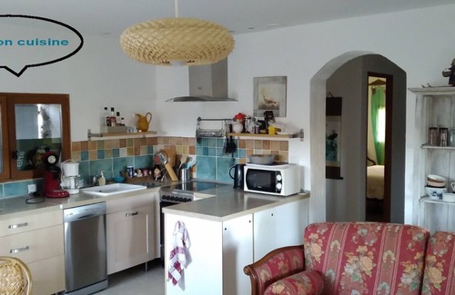 Taradeau House | BASTIDON DOMAINE L'HELION 6 PERSONNES piscine 12mx6m au sel