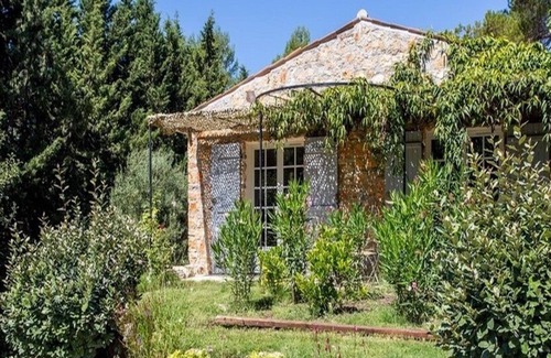 Taradeau House | BASTIDON DOMAINE L'HELION 6 PERSONNES piscine 12mx6m au sel