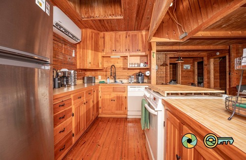 Mount Jackson Cabin | Basye Retreat - Authentic log cabin coziness!