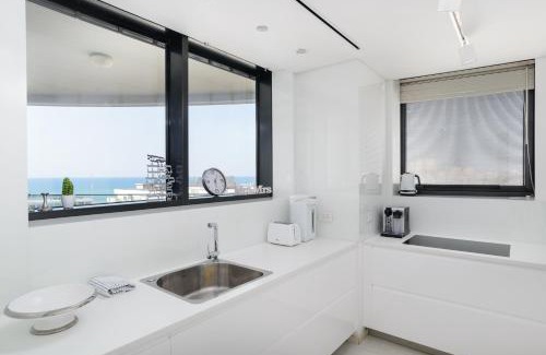Bat Yam Apartment | Bat Yam Luxury Apt Terrace & Sea View by FeelHome